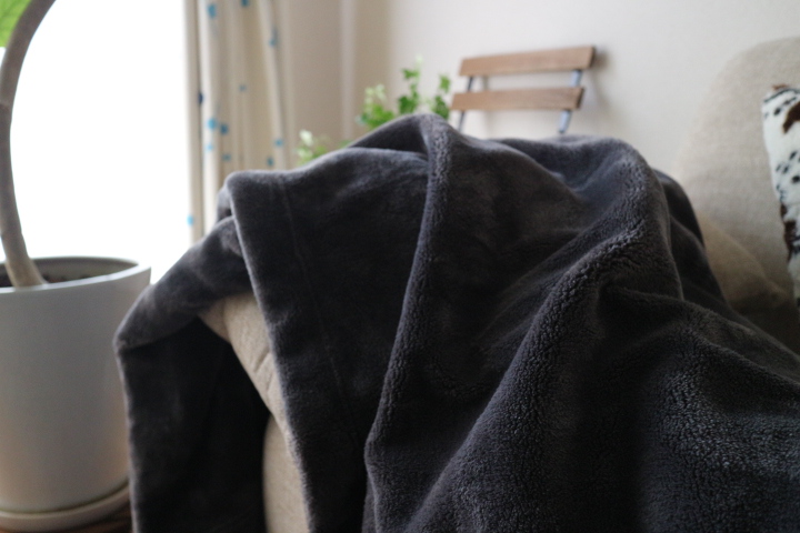 無印良品で一番人気は「あたたかファイバー厚手毛布」冬のおすすめ寝具はこれ | オーガニックな暮らし